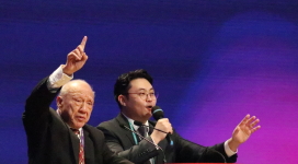 Chinese evangelist Stephen Tong urgently calls on pastors to repent and become holy vessels at WEA GA