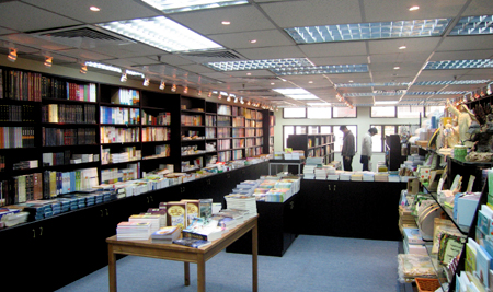 直擊尖沙咀天道書樓新店