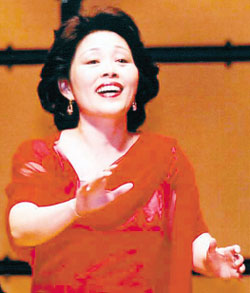 內地著名女高音歌唱家胡曉平生命見證