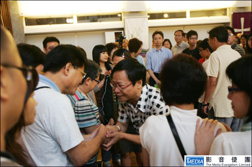 天使心佈道會毓民真情剖白見證神恩