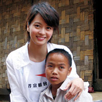 梁詠琪主持宣明會「助養給孩子新開始」節目9/9播出