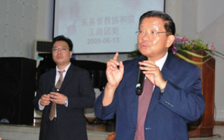 「中國麥當勞之父」朱源和協和神學院佈道 近百人信主