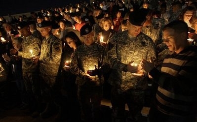 全美各地為德州軍事基地槍擊案祈禱
