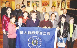 畫家何畢敏芝師母：創作靈感來自神