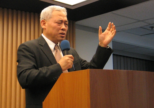 遠志明牧師首場信息「愛與恨」