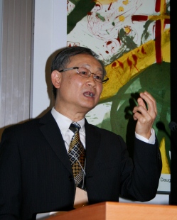 溫偉耀談基督教信仰是「無框框的盼望」