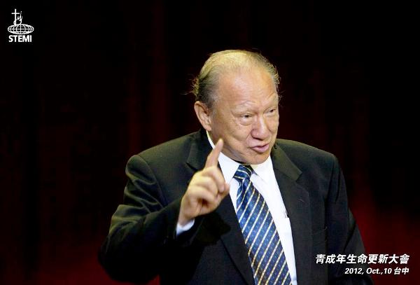 72歲佈道家唐崇榮牧師完成心臟手術