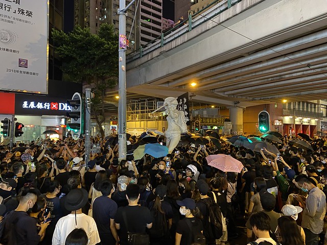 禁蒙面法生效 學者：加深民怨 治標不治本