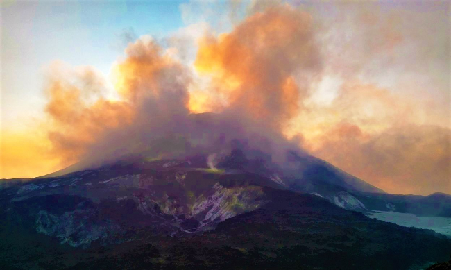 印尼首府6.2級地震引爆火山 教會運送帳篷賑災