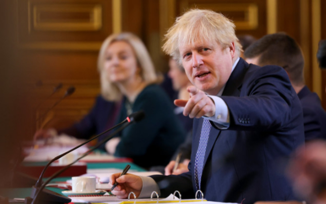 英首相約翰遜宗教身分游離 天主教會再婚立場搖擺