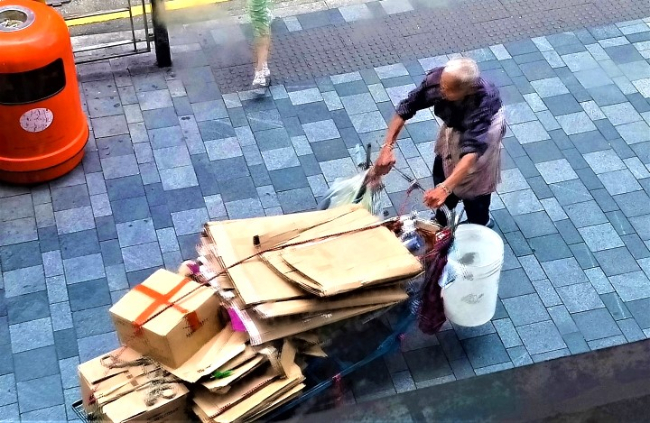 垃圾徵費環團籲污者自付 拾平台促尊重拾荒者