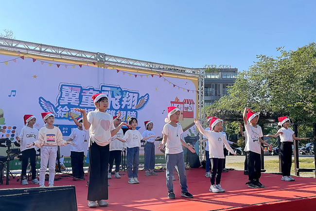 歡樂滿聖誕：台灣教會走進社區散發耶穌溫馨的愛！