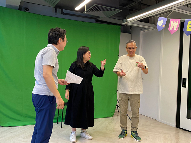 《馬可福音》手語翻譯 16位聾人「視覺讀經」衝破語言障礙