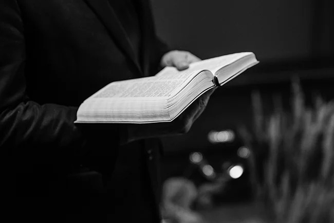 美國民眾對牧師信任度續創新低 僅27%給予高度道德評價