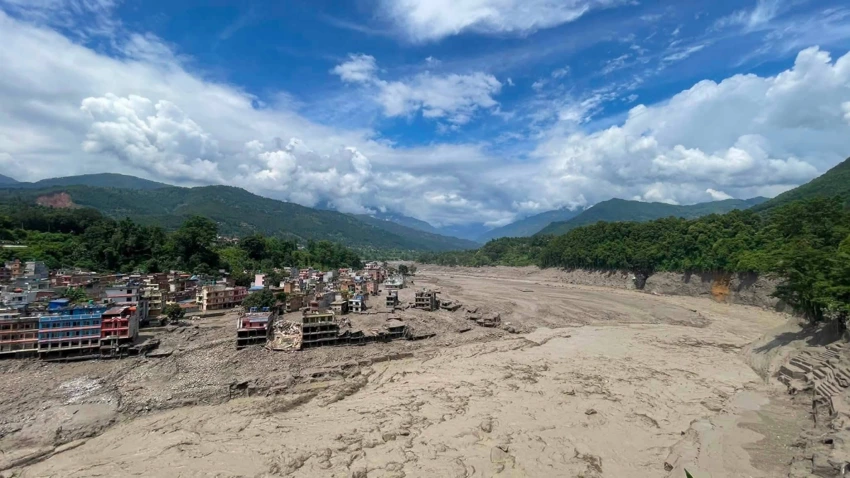 尼泊爾洪災逾千人喪生 基督教機構與教會救災親證：「禱告大有力量！」
